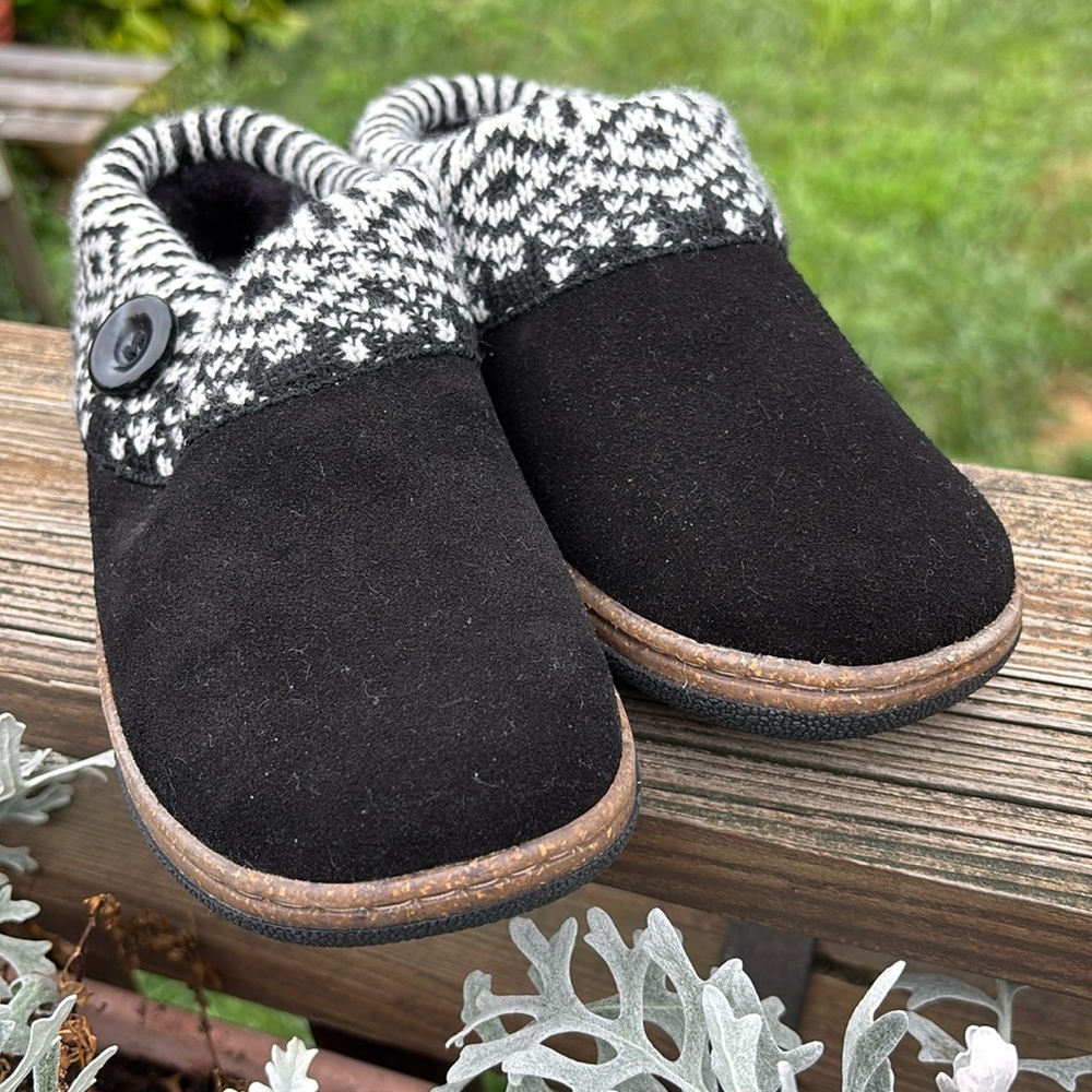 Clarks Leather Suede Slip On Shoes Clogs Slippers Bootie Size 6M